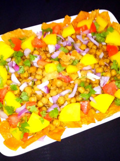 A picture of Aloo Chana chaat.