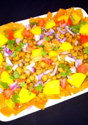 A picture of Aloo Chana chaat.