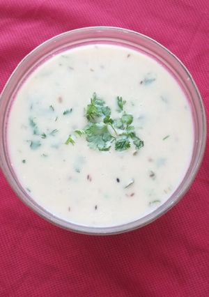 ખાટી મીઠી ગુજરાતી કઢી (Khati Mithi Gujarati Kadhi Recipe In Gujarati) રેસીપી મુખ્ય ફોટો