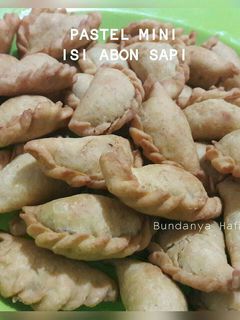 Foto resep PASTEL MINI ISI ABON SAPI (memprul)