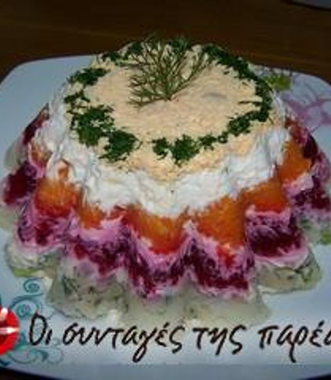 Φωτογραφία της συνταγής Σαλάτα Χριστουγεννιάτικη σαν τούρτα