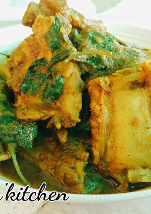 รูปของ แกงคั่วพริกซี่โครงหมูใบยี่หร่า