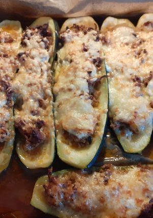 Töltött cukkini darált hússal recept fotója