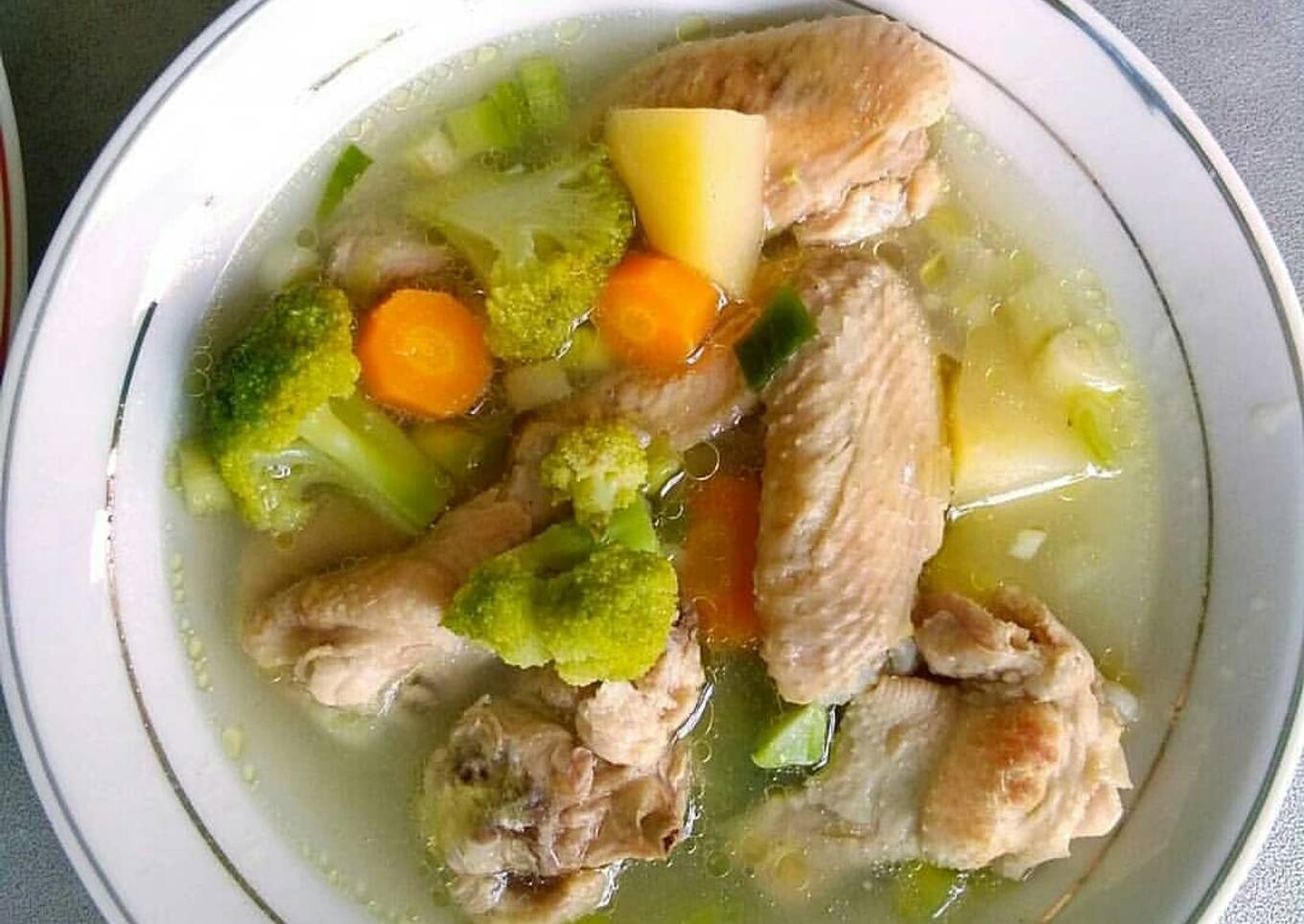 Sop ayam brokoli