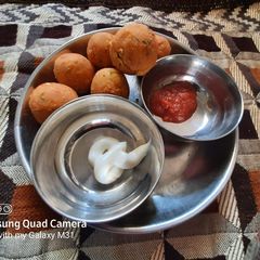 A picture of Chees potato balls.