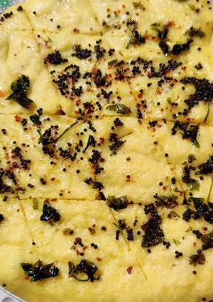 A picture of Dhokla in rice cooker.