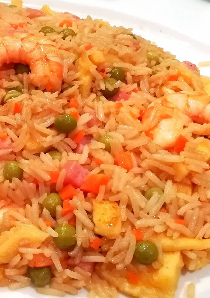 Una foto de Arroz tres delicias