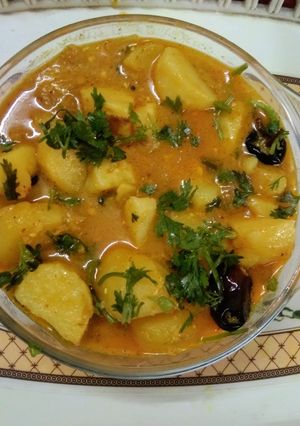 A picture of Dahi Aloo.