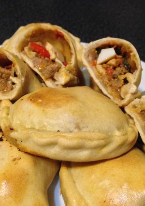 Una foto de Empanadas de carne picada caseras a cuchillo