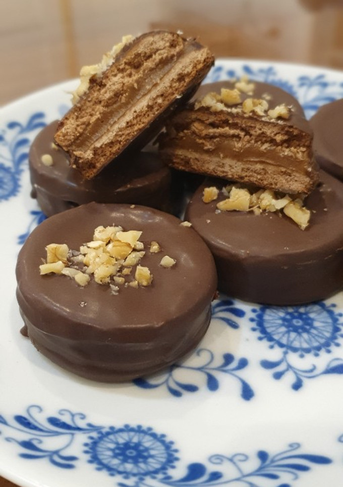 Una foto de Alfajores de chocolate