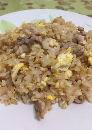 肉絲大蒜醬油炒飯 的食譜成品照片