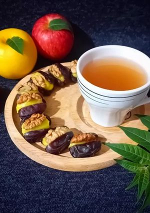 عکسی از دستور دمنوش سیب و دارچین وعناب
