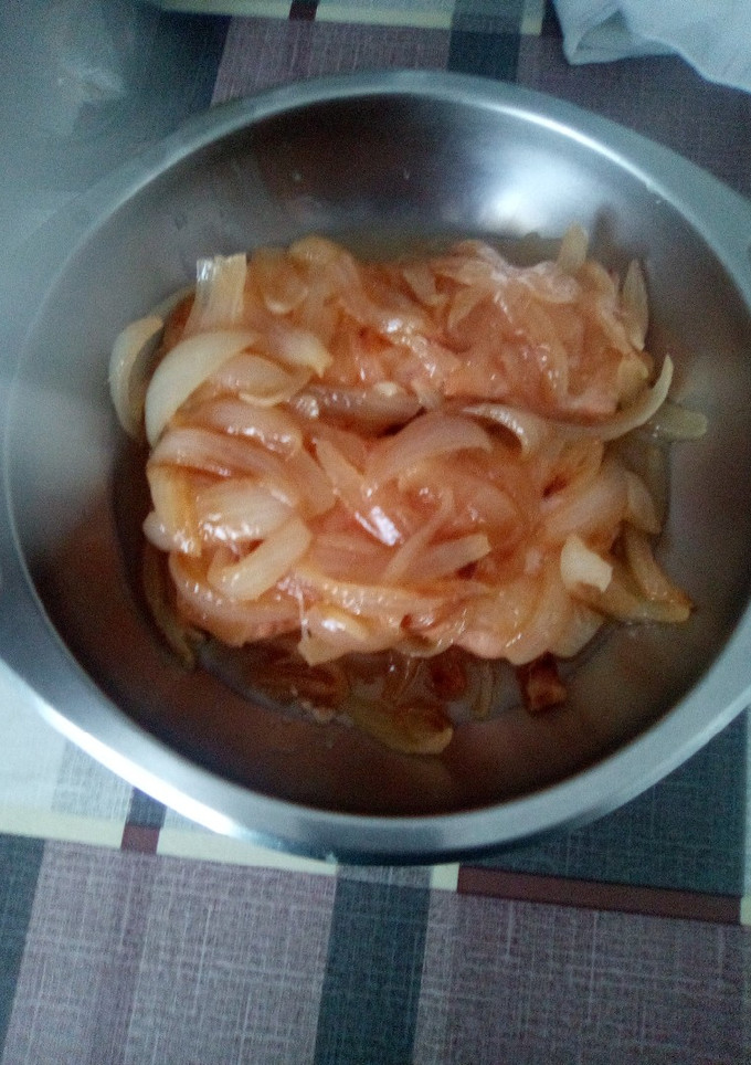 Una foto de Salmón encebollado