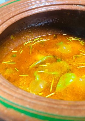 A picture of Desi Aloo gosht.