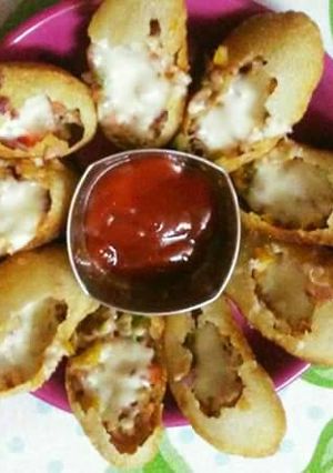 A picture of Golgappa pizza.