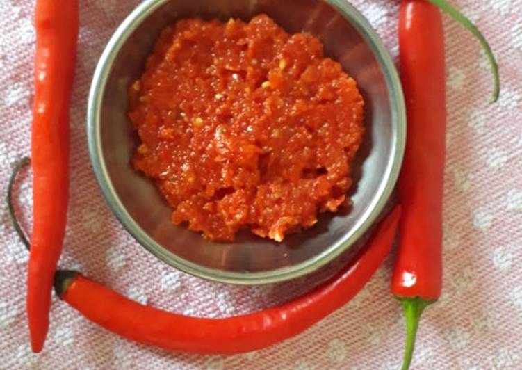Steps to Make Favorite Red chilli chutney