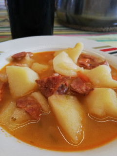 Una foto de Patatas a la riojana en cazuela