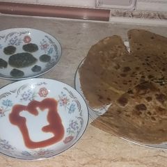 A picture of Cheesy Aloo Paratha.