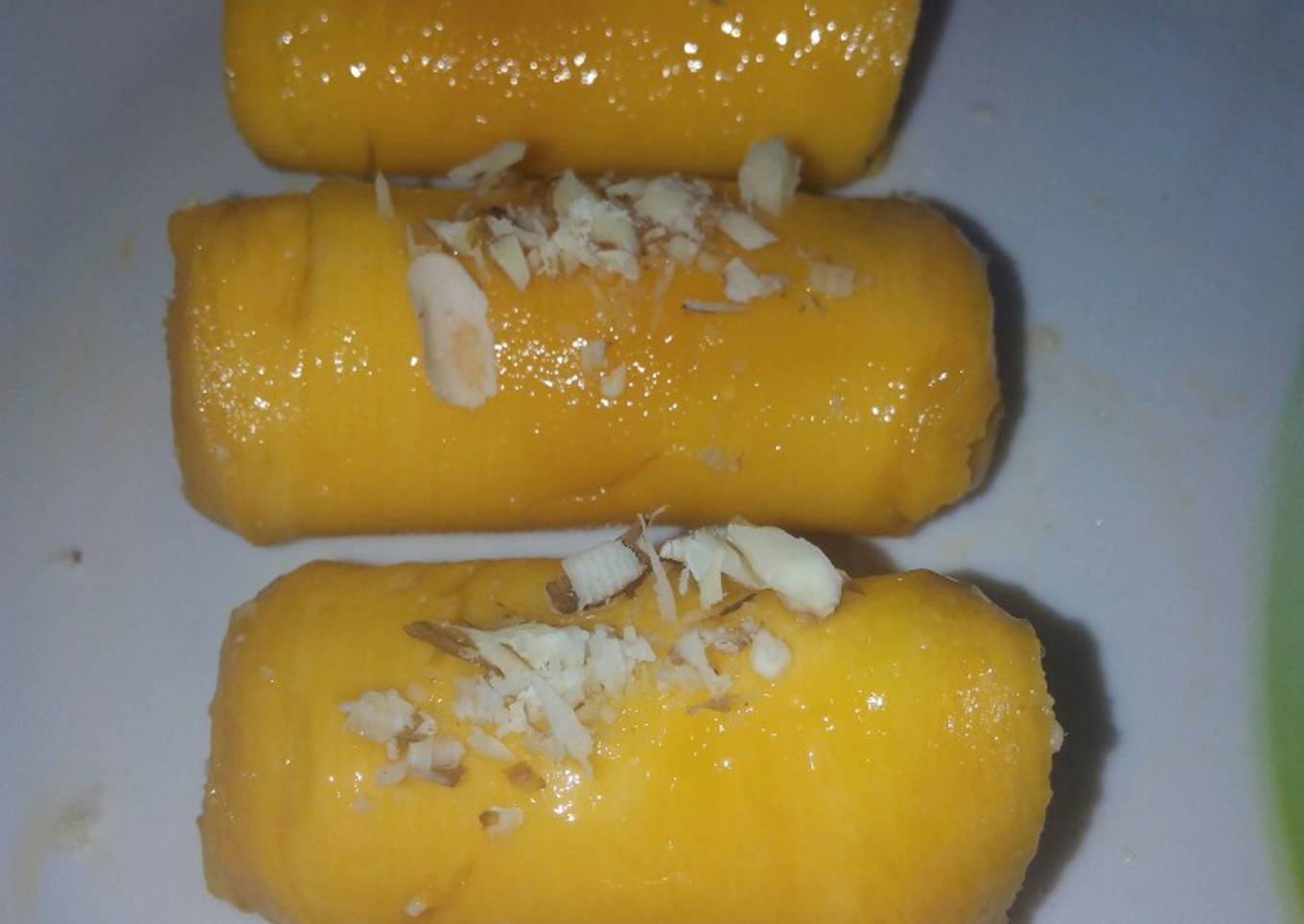 Mango rolls