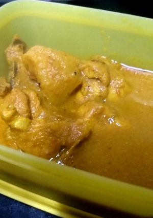 আলু দিয়ে চিকেনের ঝোল (aloo diye chickener jhol recipe in bengali) রেসিপির প্রধান ছবি