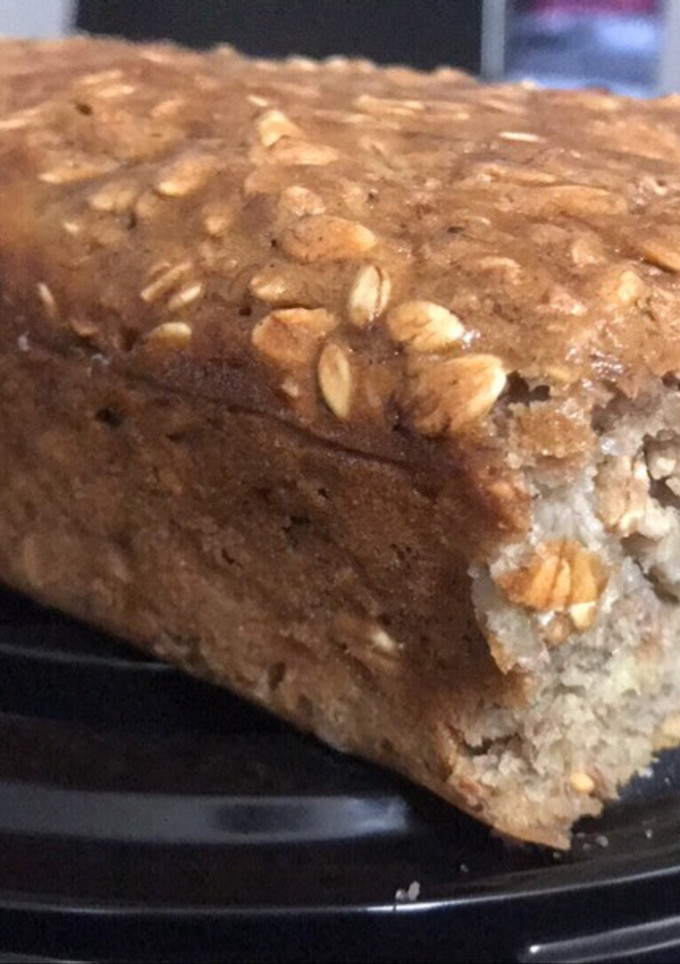 Una foto de Panque de plátano y granola
