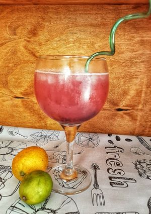 Una foto de Limonada con arándanos