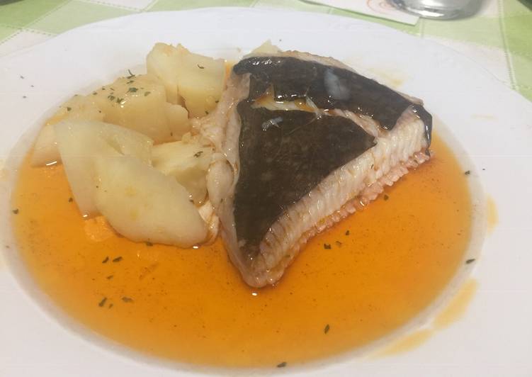 Raya en caldeirada con allada