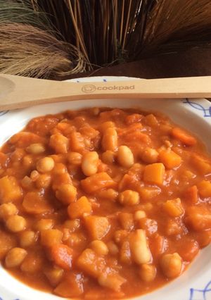 Foto principal de Potaje de garbanzos y alubias con calabaza 🎃🥄