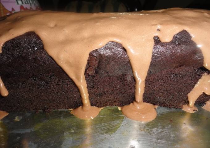 Chocolate Chip cake with Fudgy frosting