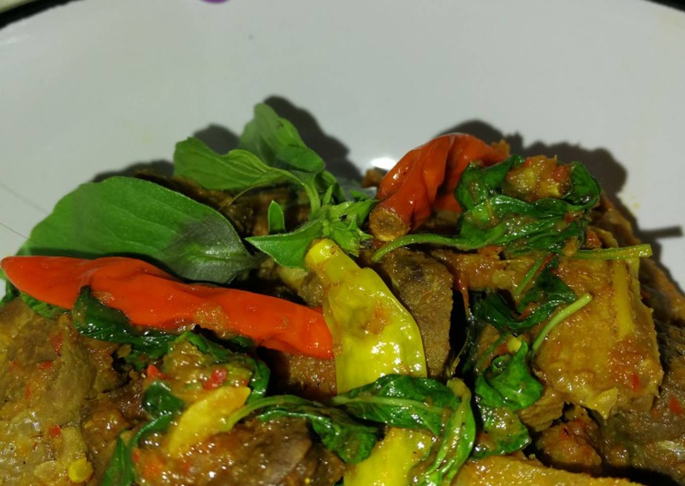 Rica-rica daun kemangi daging & paru sapi