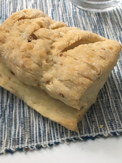 Una foto de Pan sin gluten de nueces y aceite de oliva