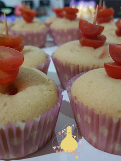 Una foto de Cupcakes de mozzarella & tomatitos cherry