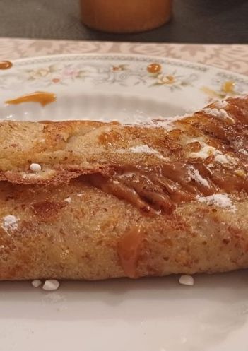 Una foto de Crepes con dulce de leche
