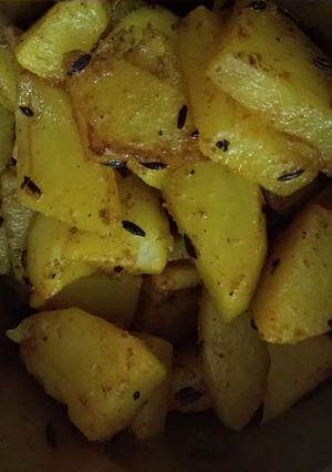 A picture of Fried potato.