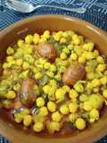 Potaje de garbanzos con choricitos picantones y endivia