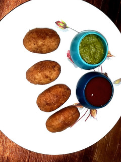 ब्रेड रोल (bread roll recipe in Hindi) रेसिपी मुख्य फोटो