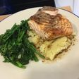 Cena rápida - Salmón al horno sobre puré de boniato con bimi