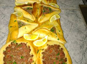 Una foto de Fatay o empanadas árabes