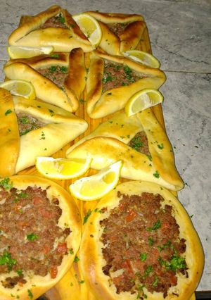 Una foto de Fatay o empanadas árabes