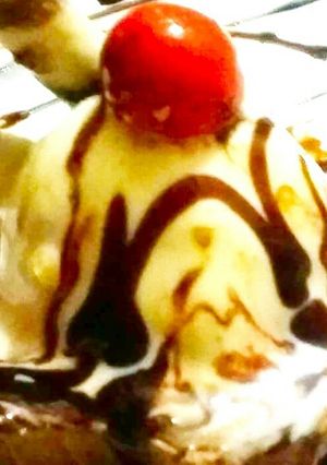 A picture of Chocklet Vanilla icecream.