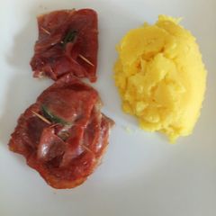 Saltimbocca with saffron mash A picture of Saltimbocca with saffron mash.