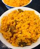 Cơm gạo lứt nấu gấc đỏ tươi