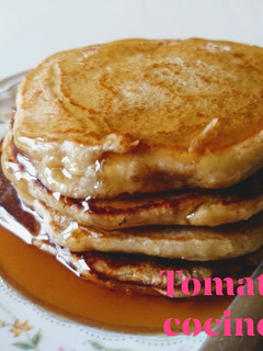 Una foto de Hot cakes de plátano y avena
