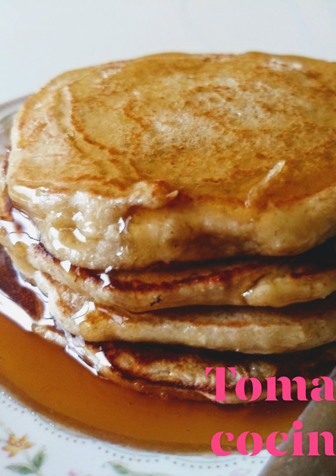 Una foto de Hot cakes de plátano y avena