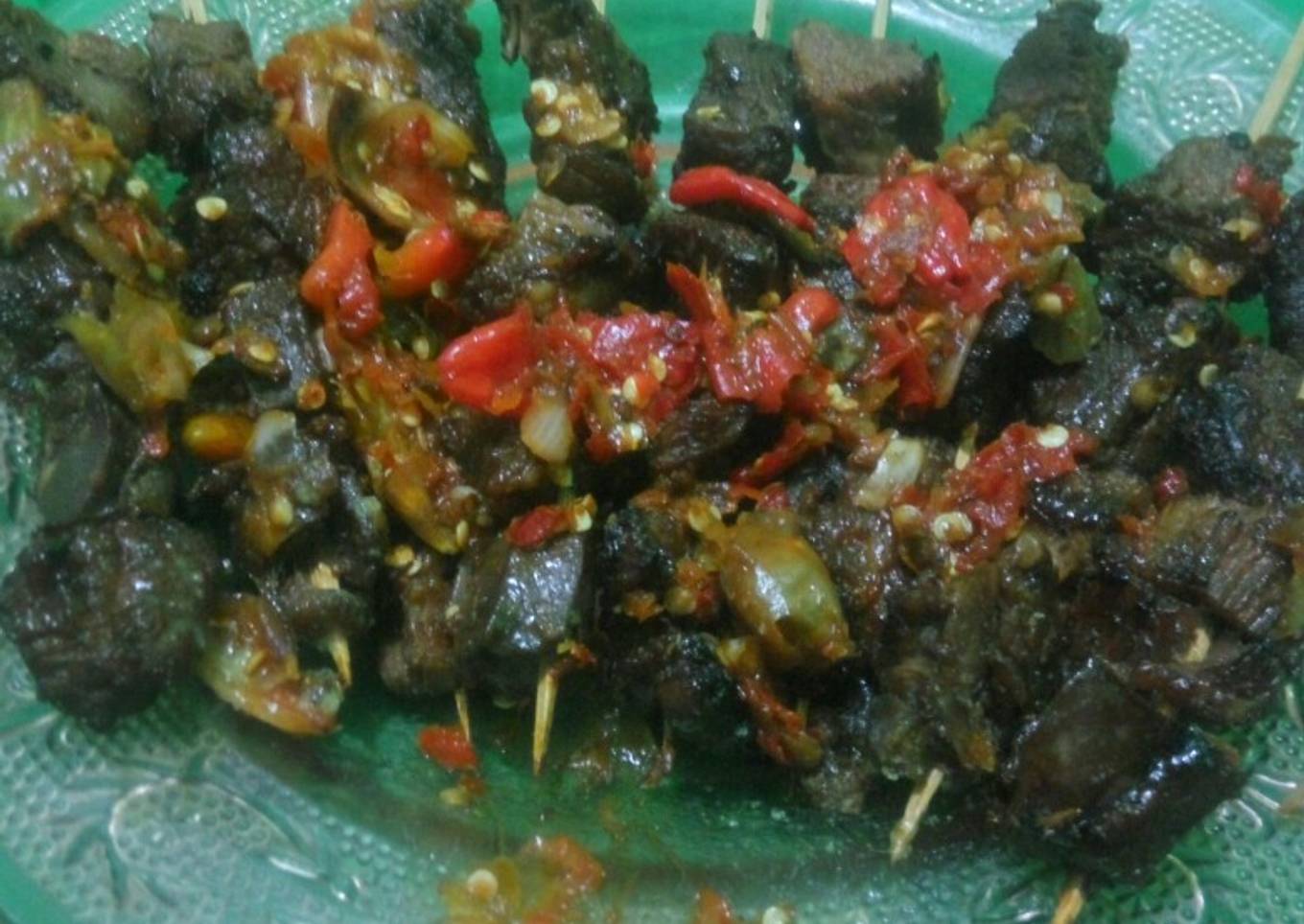 Sate sapi Dumbo sambel setan