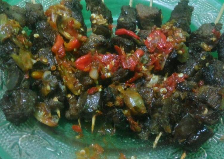 Sate sapi Dumbo sambel setan