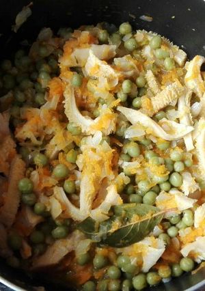 Una foto de Guatitas a la jardinera con arroz al ajo