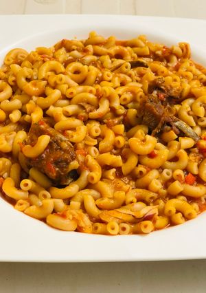 A picture of Macaroni jollof.