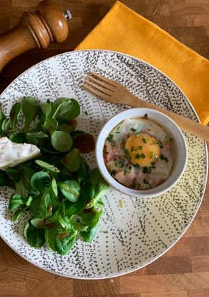 Une photo de ☆Oeufs Cocottes Lardons et Coulomier☆