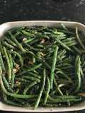 Honey sesame green beans salad